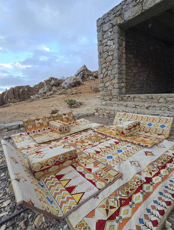 الرحلة سياحية حصرية لليمنيين الى اجمل جزر العالم سقطرى (8 أشخاص)